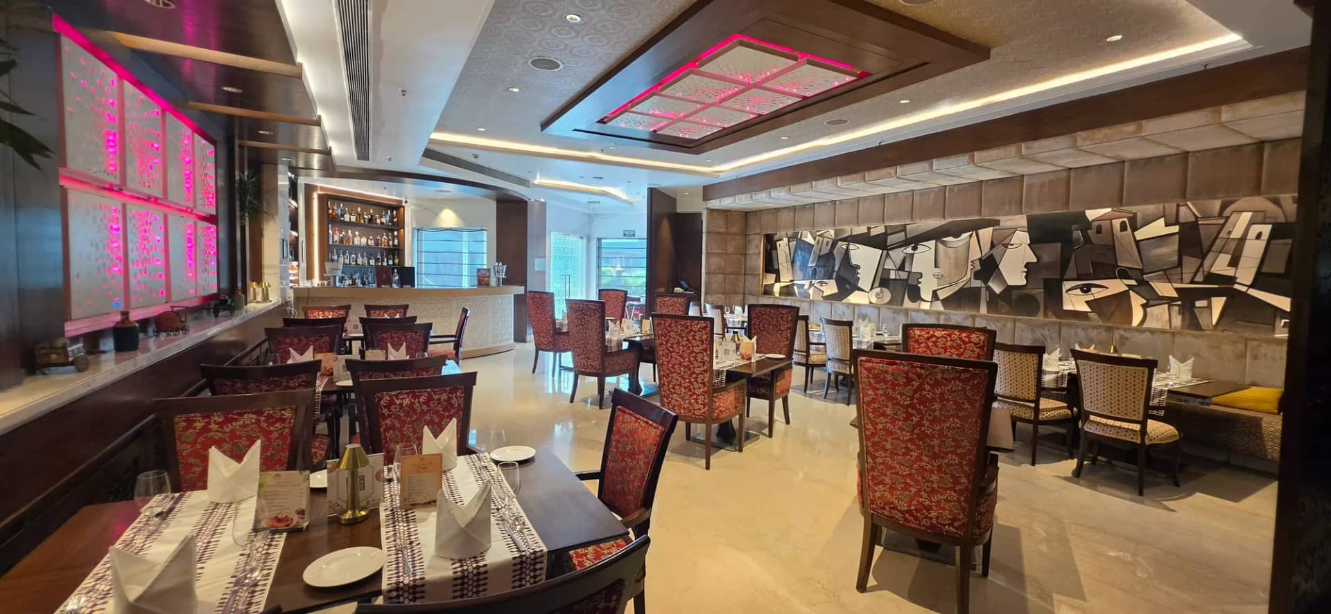 The dining room at Raajsik