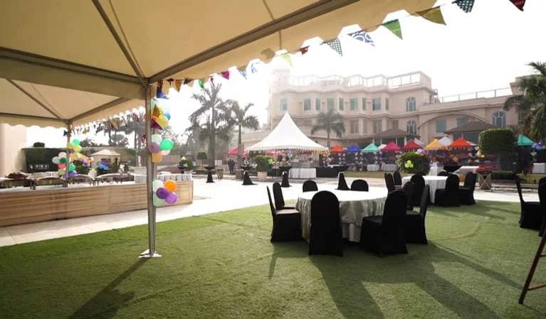 A daytime celebration on the Alameda lawn