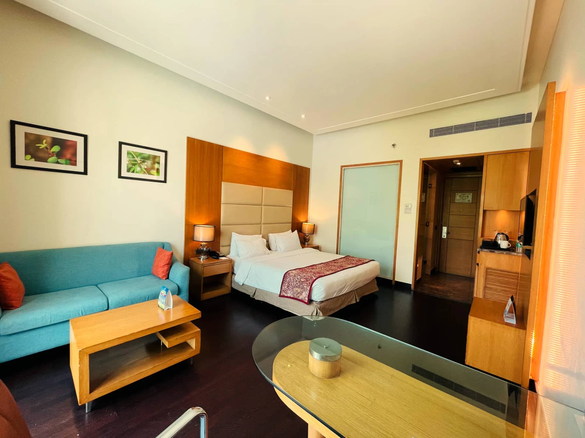 Sofa and coffee table in the Premium Room